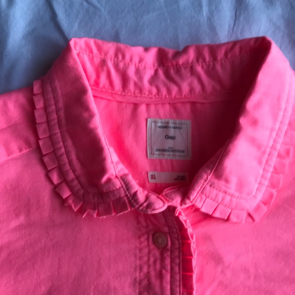Brand new GAP shrunken boyfriend shirt - Picture 2 of 7